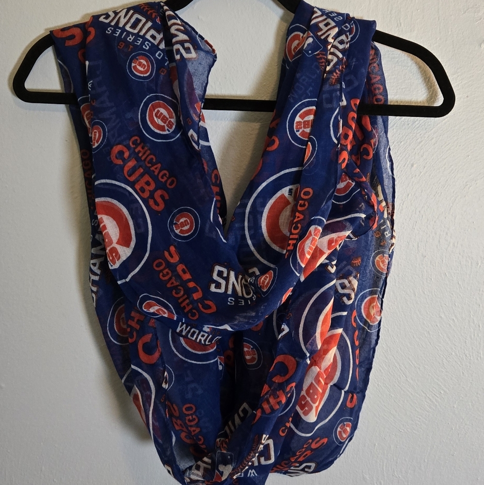 CHICAGO CUBS 2016 WORLD SERIES CHAMPIONS INFINITY SCARF